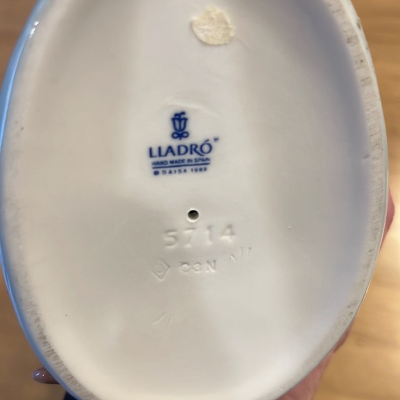 Lladro. First Ballet. Authentic and in perfect condition. Stamped on bottom. - Picture 7 of 12
